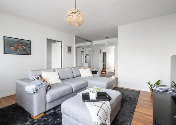 Large 3-Bedroom City Home