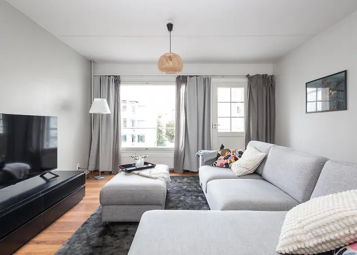 Large 3-Bedroom City Home